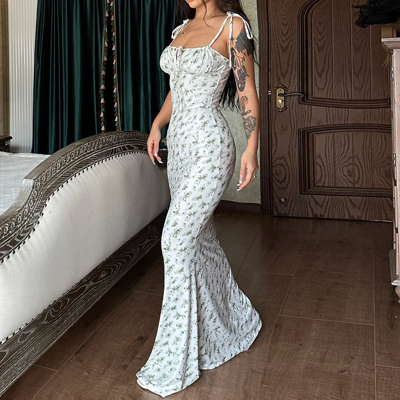 Hogsitar Dress Adorned With Roses