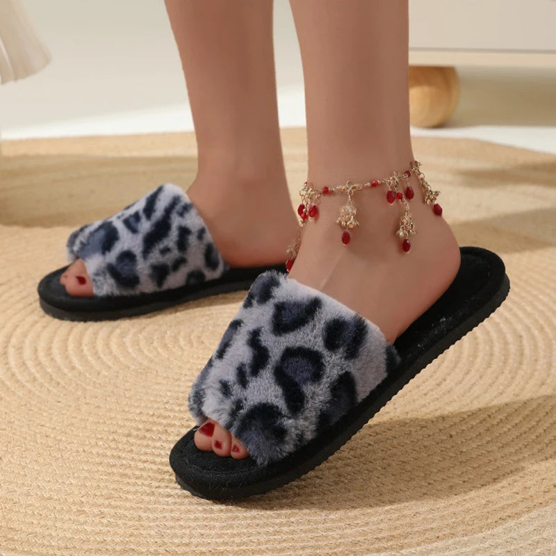 Lightweight slippers for all seasons