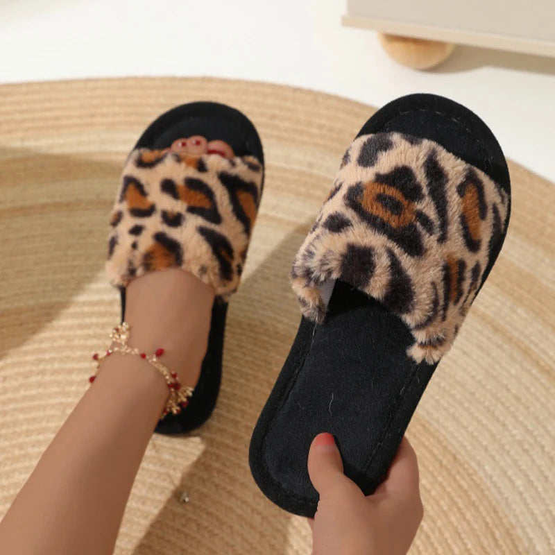 Lightweight slippers for all seasons