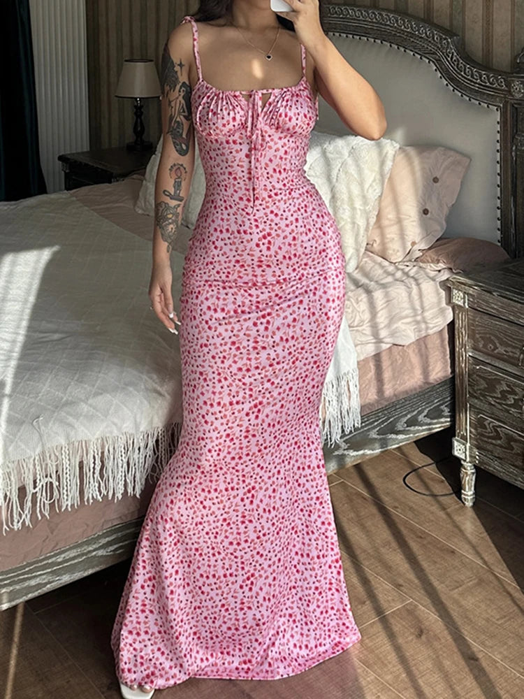 Hogsitar Dress Adorned With Roses