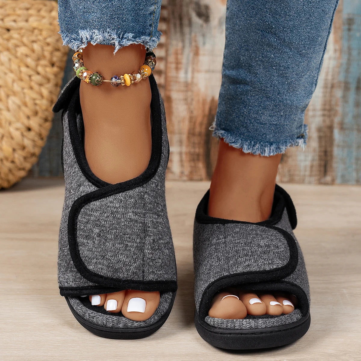 Comfortable winter slippers made of memory foam