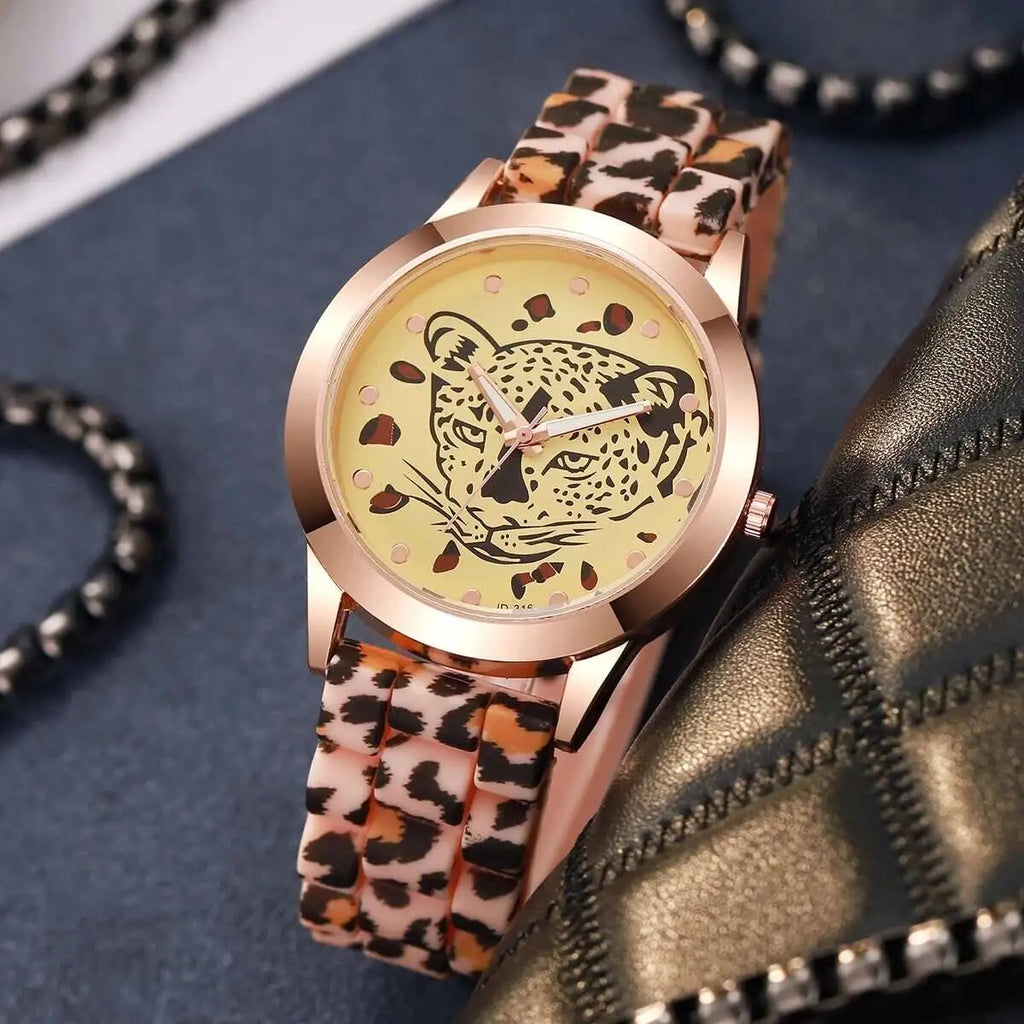 Two-piece set of women's watches with a leopard print